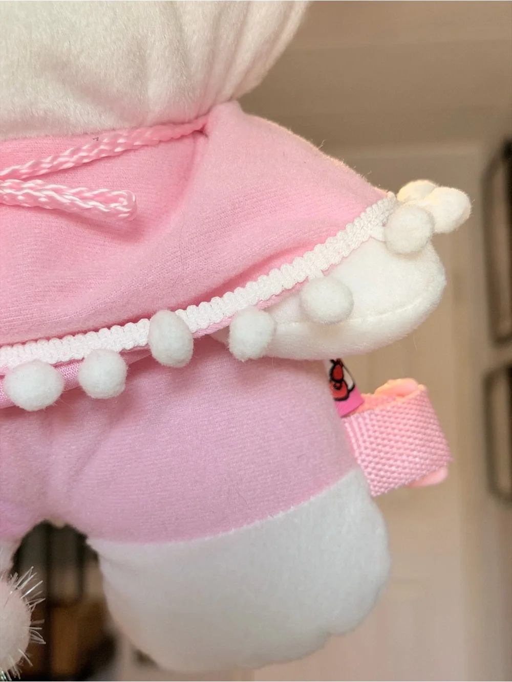 Vintage 2010 Sanrio Hello Kitty White & Pink Plush with Pom-Pom Cape 13“